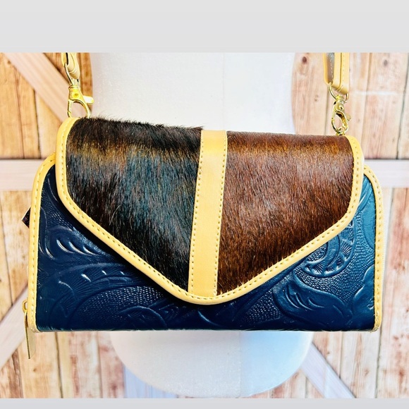 Crossbody Wallet- Tooled Mexican Hand Bag- bolsa Artisanal - Leather /Cowhide(B) - Picture 2 of 16